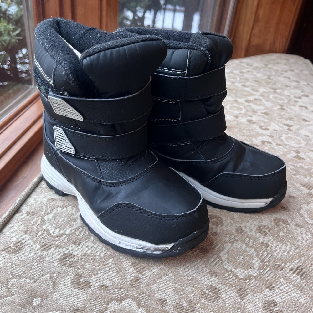 Snow boots